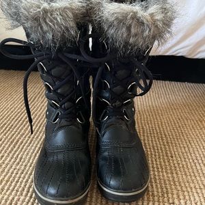 Sorel Joan of Arctic black boots 8